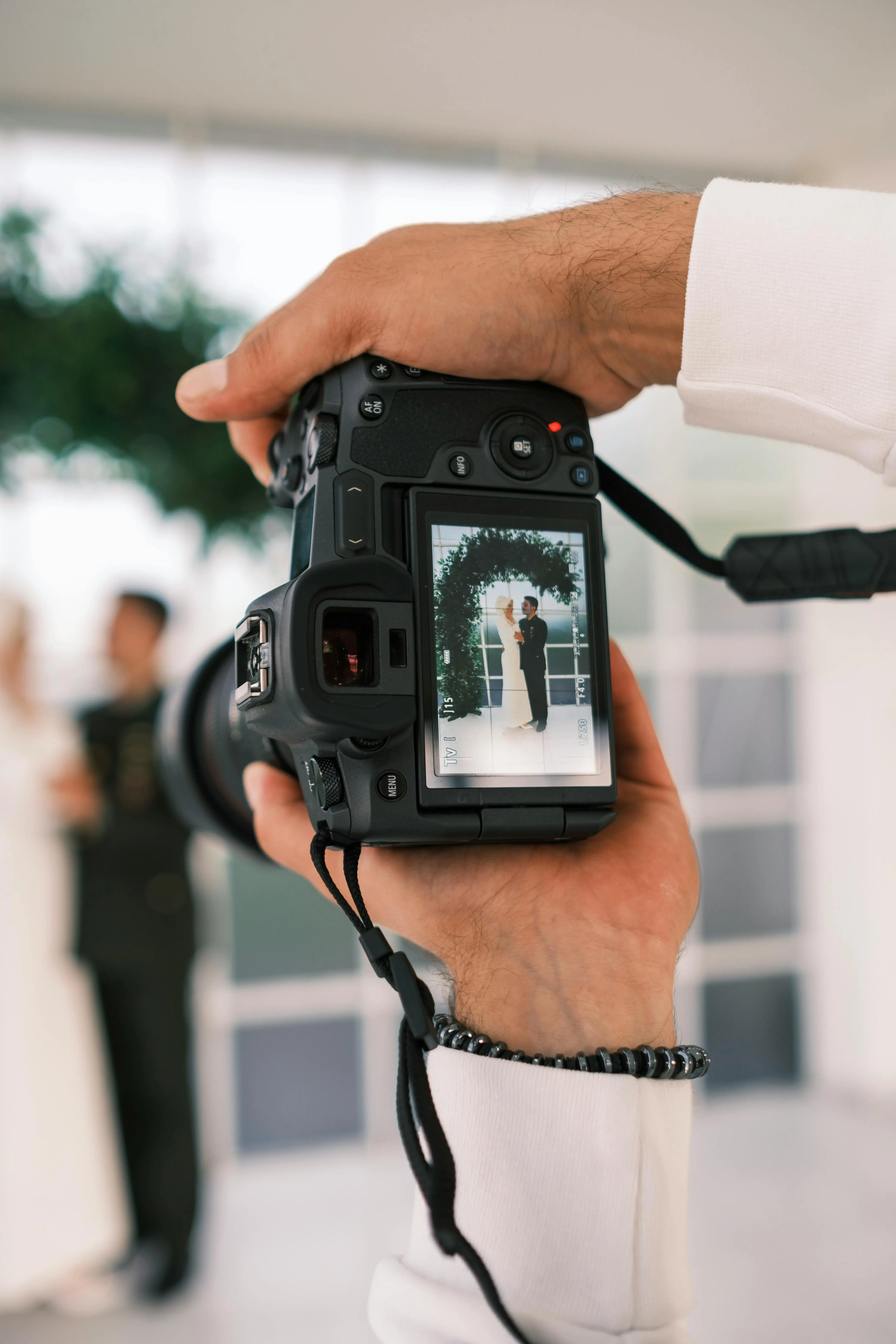 Alternatives to Traditional Wedding Photographers